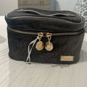 Stephanie Johnson makeup case